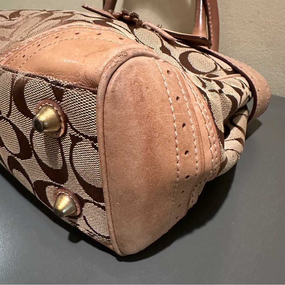 Coach Hampton Signature C Satchel. Y2K. 2006. Style number 10507. - Picture 5 of 10